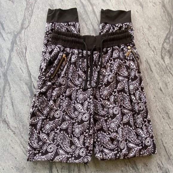 Paisley Print Loose Fit Harem Ankle Casual Pants - Picture 4 of 8